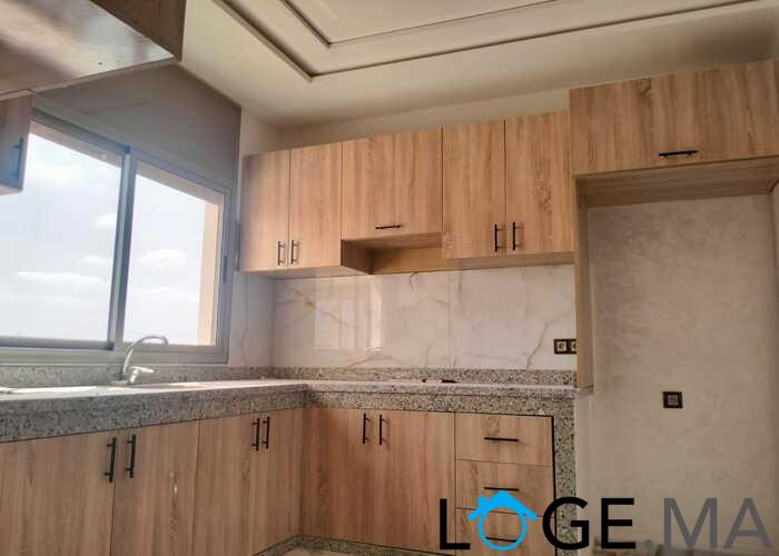 Appartement dans une R+2 de 120 m2 escalier privative au 2 ème étage a al bosstane El jadida