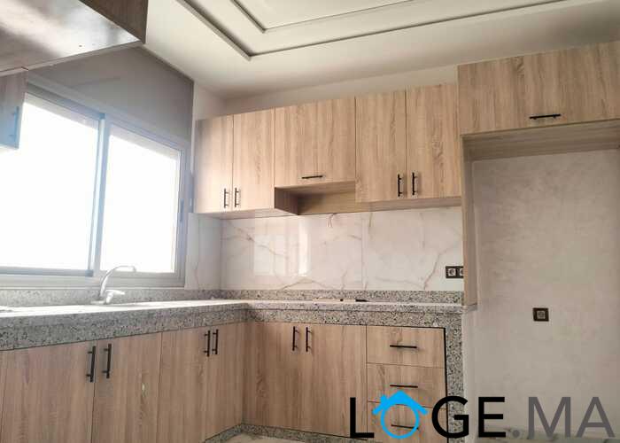 Appartement dans une R+2 de 120 m2 escalier privative au 2 ème étage a al bosstane El jadida
