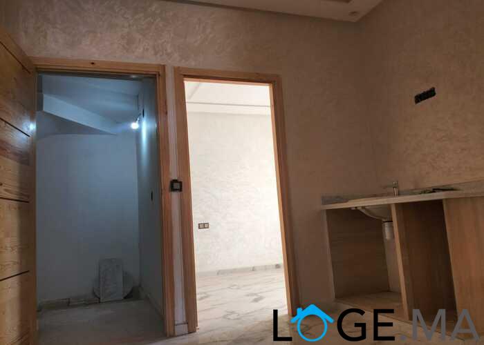 Appartement dans une R+2 de 120 m2 escalier privative au 2 ème étage a al bosstane El jadida