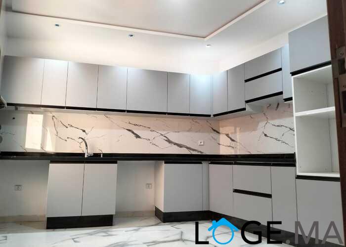 Appartement de 138 m2 escalier privative a hay essalm el jadida 