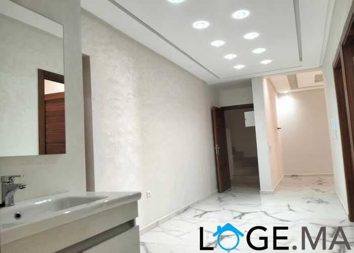 Appartement de 138 m2 escalier privative a hay essalm el jadida 