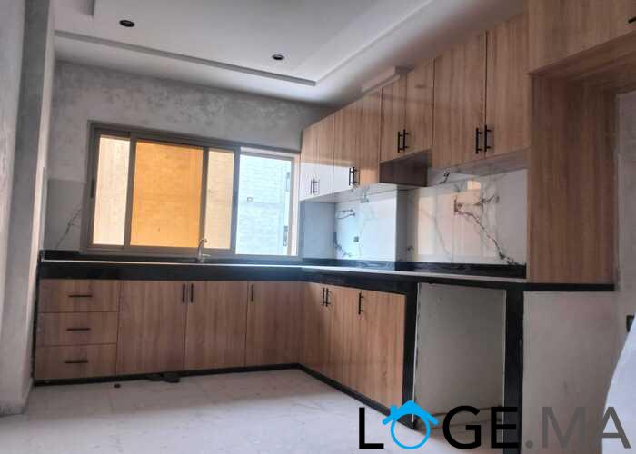 Appartement de deux façades, 120 m2 escalier privative a al bosstane El jadida