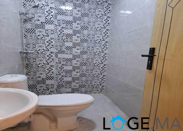 appartement de 103 m2 habitable avec escalier privative 2 façades dans R+2 a al bousstan el jadida.