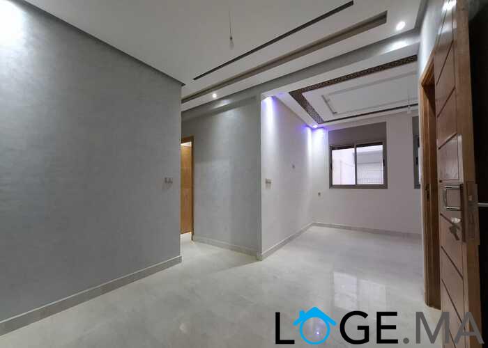 Appartement de 115 m2 escalier privative dans R+2 près Marjan El jadida.