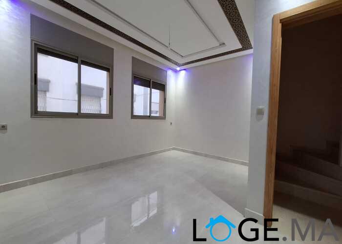 Appartement de 115 m2 escalier privative dans R+2 près Marjan El jadida.