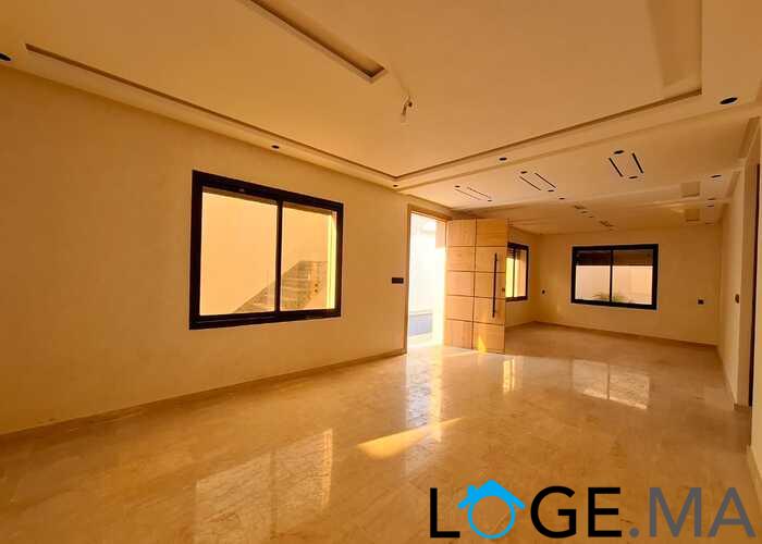 Duplex villa de 3 façades avec piscine a vendre a al bosstane El jadida.