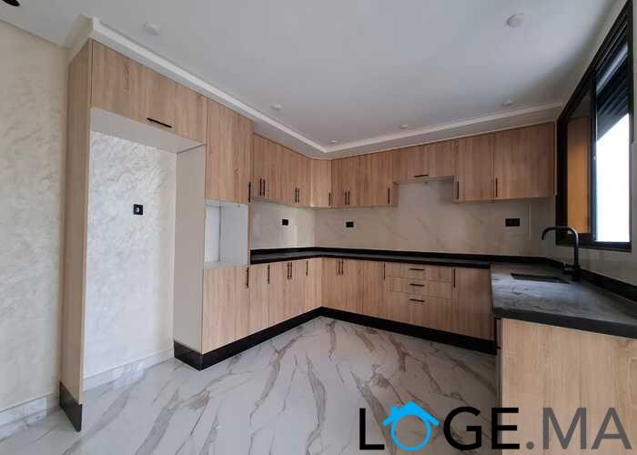 Duplex villa de 3 façades avec piscine a vendre a al bosstane El jadida.