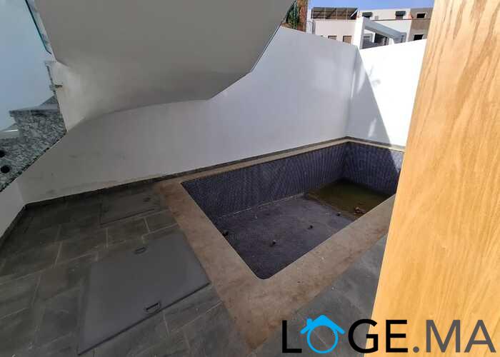 Duplex villa de 3 façades avec piscine a vendre a al bosstane El jadida.
