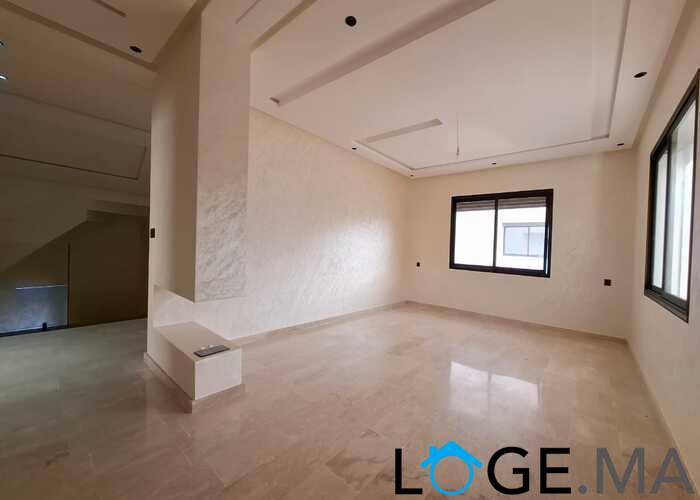 Duplex villa de 3 façades avec piscine a vendre a al bosstane El jadida.