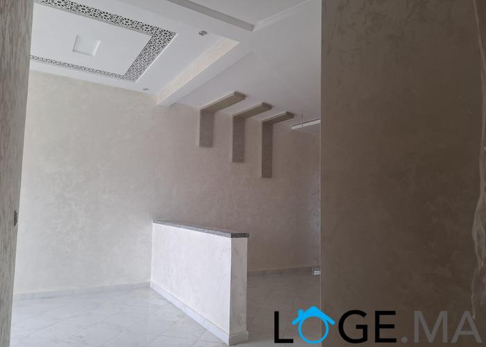 Appartement a vendre dans un immeuble avec garage et ascenseur, de 76 m2 dans une R+4 à el jadida. 