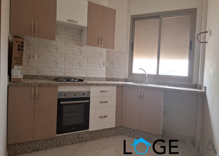 Appartement a vendre dans un immeuble avec garage et ascenseur, de 76 m2 dans une R+4 à el jadida. 