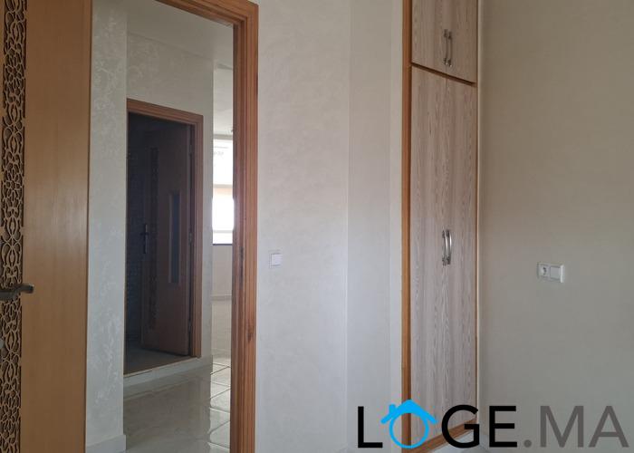 Appartement a vendre dans un immeuble avec garage et ascenseur, de 76 m2 dans une R+4 à el jadida. 