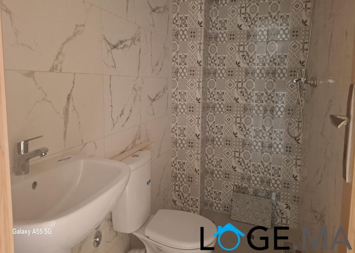 Appartement au 2 ème étage de 89 m2 dans R+2 près central laitière à el jadida 