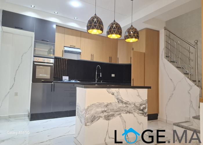 Duplex à vendre de 120 m2 dans R+4 avec garage, ascenseur et garage à el jadida.