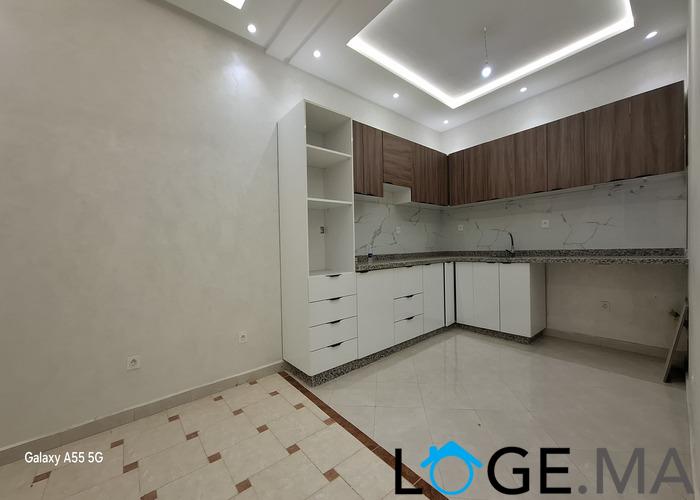 Appartement a vendre de 102 m2 dans R+2 au 1er étage à Hiba hay essalam el jadida.