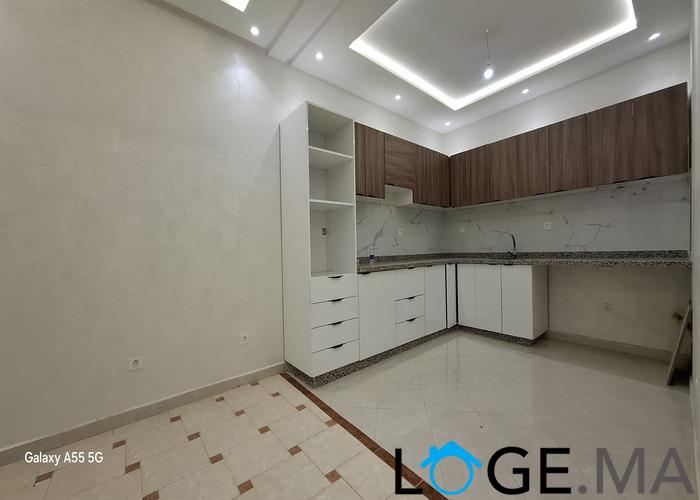 Appartement a vendre de 102 m2 dans R+2 au 1er étage à Hiba hay essalam el jadida.