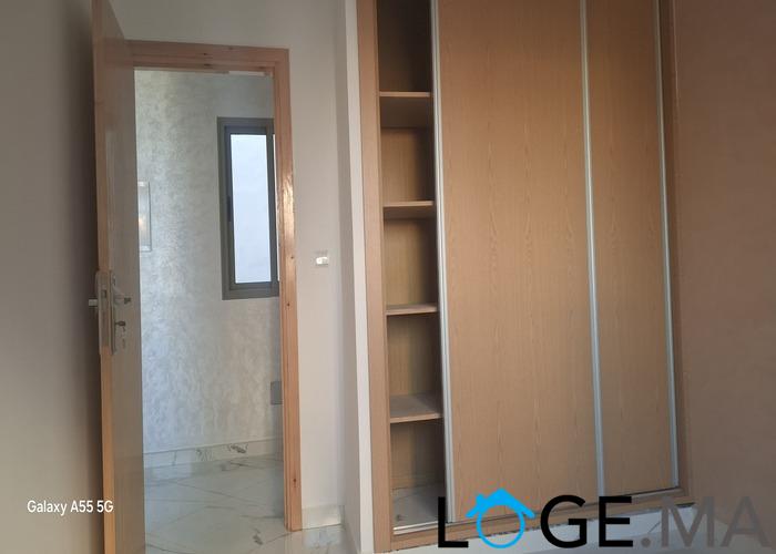 Appartement dans R+2 escalier privatif au 1er étage à hay essalm el jadida. 