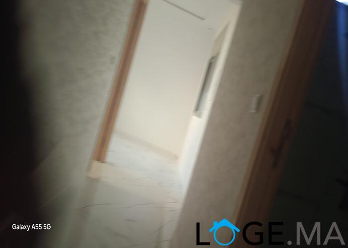 Appartement dans R+2 escalier privatif au 1er étage à hay essalm el jadida. 