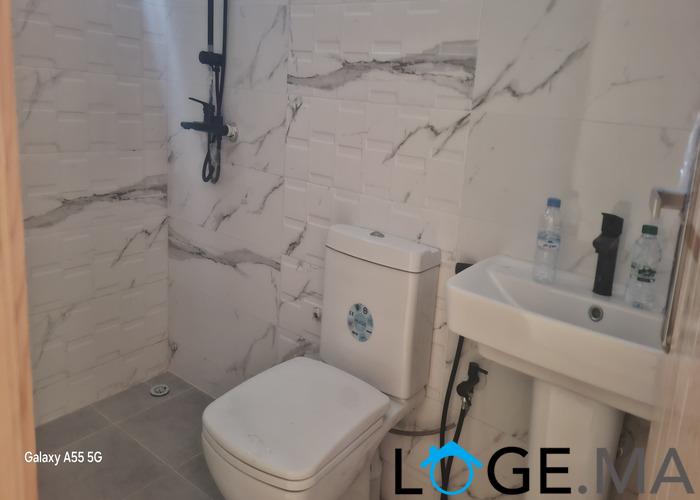 Appartement dans R+2 escalier privatif au 1er étage à hay essalm el jadida. 