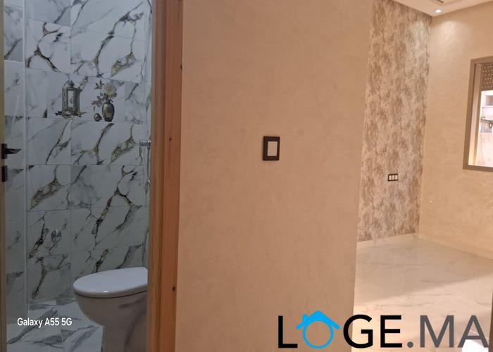 Appartement de 96 m2 au 1er étage dans R+2 à hay essalam el jadida .