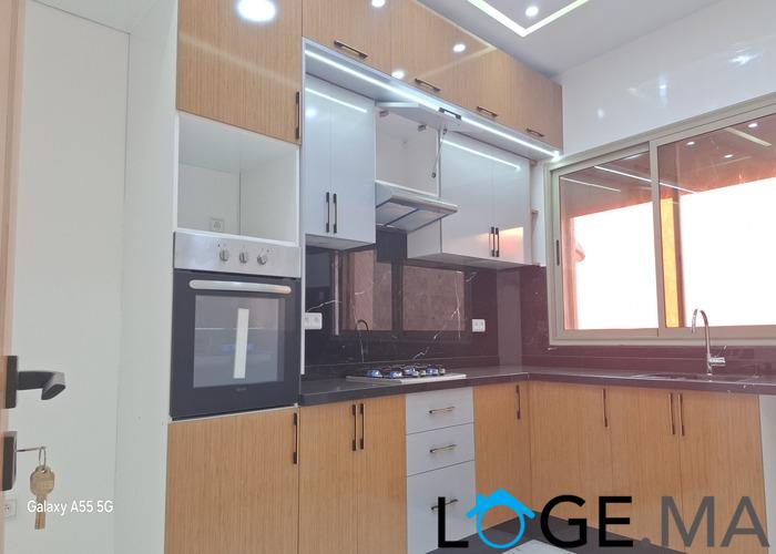 Appartement de façade opposé dans R+2 escalier privatif de 112 m2 près marjane el jadida. 