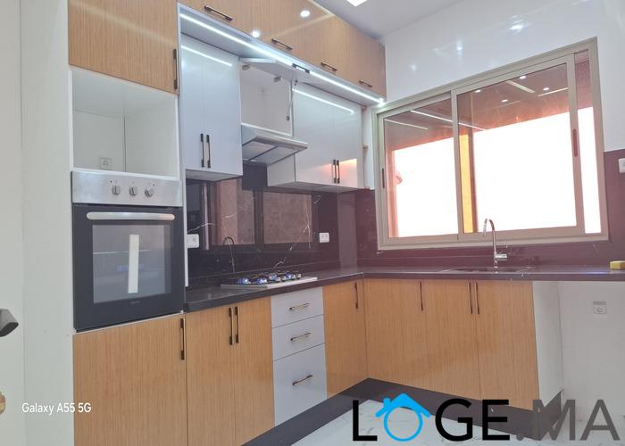 Appartement de façade opposé dans R+2 escalier privatif de 112 m2 près marjane el jadida. 