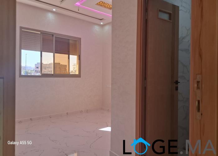 Appartement de façade opposé dans R+2 escalier privatif de 112 m2 près marjane el jadida. 