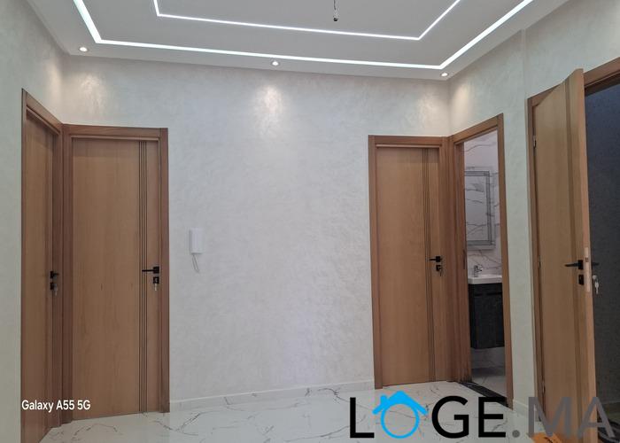 Appartement de façade opposé dans R+2 escalier privatif de 112 m2 près marjane el jadida. 