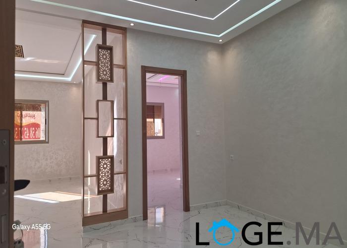 Appartement de façade opposé dans R+2 escalier privatif de 112 m2 près marjane el jadida. 