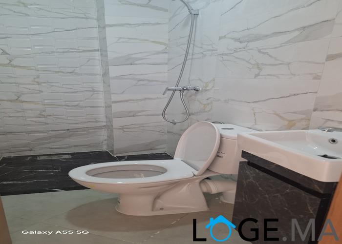 Appartement de façade opposé dans R+2 escalier privatif de 112 m2 près marjane el jadida. 