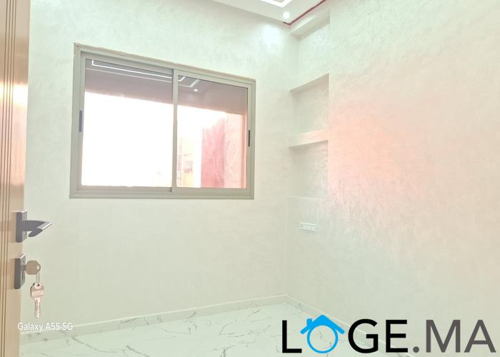 Appartement de façade opposé dans R+2 escalier privatif de 112 m2 près marjane el jadida. 