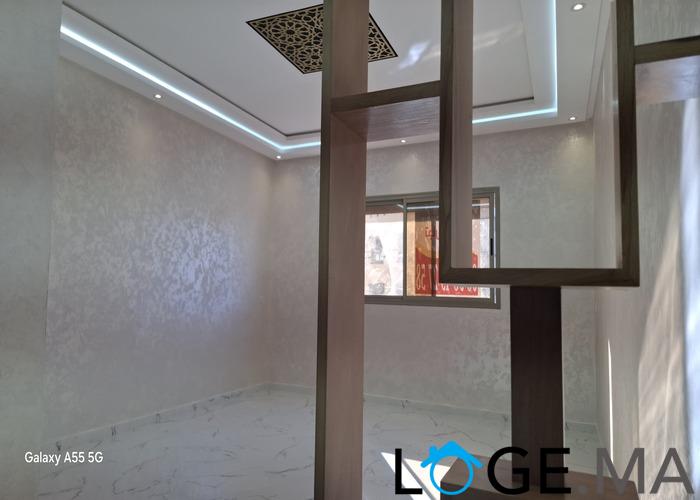 Appartement de façade opposé dans R+2 escalier privatif de 112 m2 près marjane el jadida. 