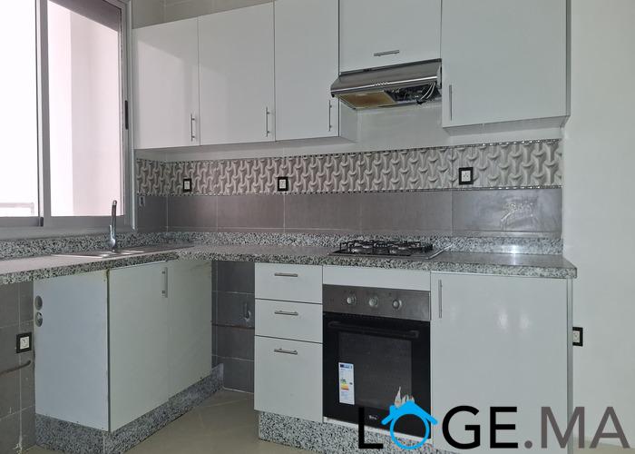 Appartement a vendre  dans R+4 de 90 m2 au 1er étage à el jadida. 