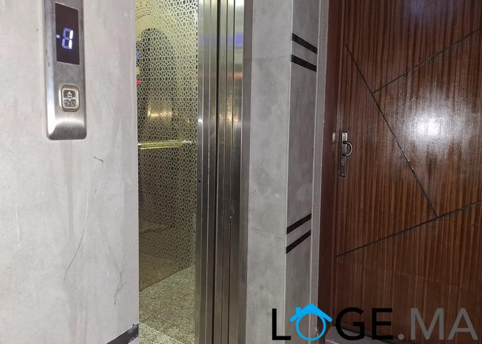 Appartement a vendre  dans R+4 de 90 m2 au 1er étage à el jadida. 