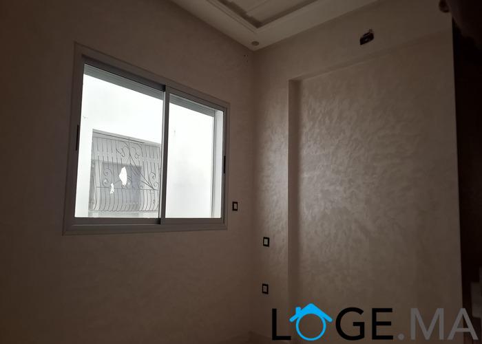 Appartement a vendre  dans R+4 de 90 m2 au 1er étage à el jadida. 