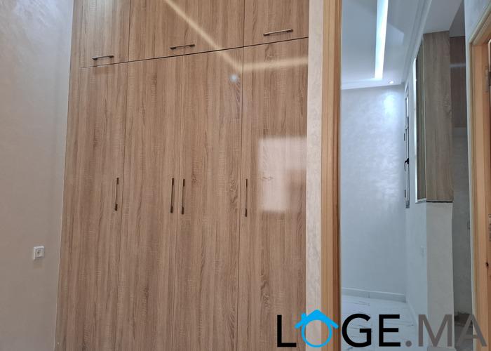 Appartement de 98 m2 à vendre  au 1er étage escalier privatif à hay essalam el jadida