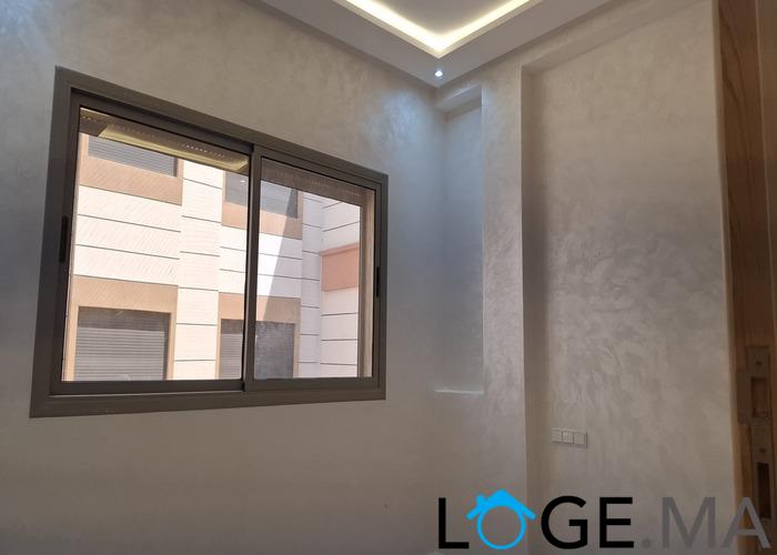 Appartement de 98 m2 à vendre  au 1er étage escalier privatif à hay essalam el jadida