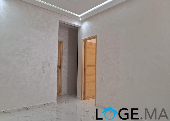 Appartement de 98 m2 à vendre  au 1er étage escalier privatif à hay essalam el jadida
