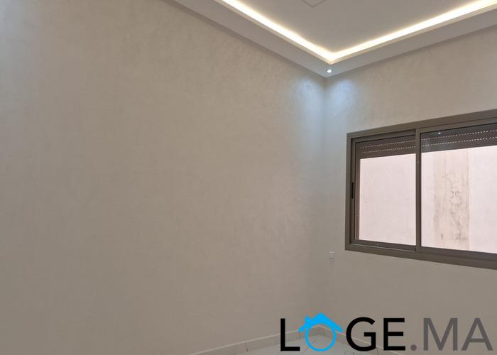 Appartement de 98 m2 à vendre  au 1er étage escalier privatif à hay essalam el jadida