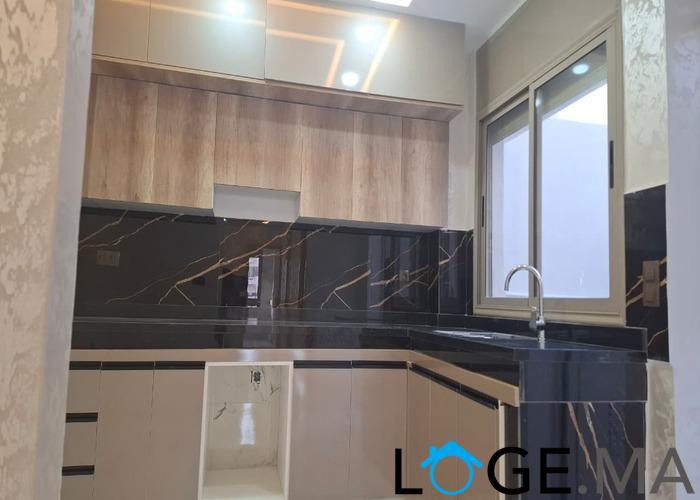 Appartement a vendre de 100 m2 escalier privatif étage courant près Marjane el jadida.