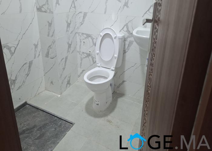 Appartement dans R+4 a vendre de 80 m2 au 1er étage a el jadida. 