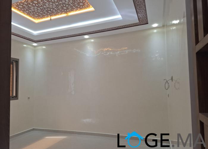 Appartement a vendre de 157 m2 dans R+2 escalier privatif près marjan el jadida.