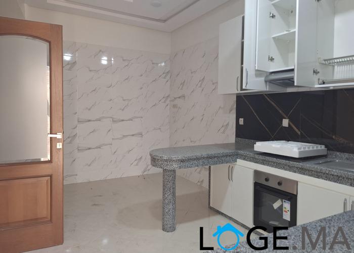 Appartement a vendre de 157 m2 dans R+2 escalier privatif près marjan el jadida.