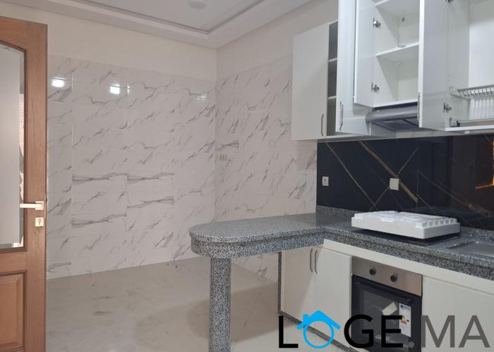 Appartement a vendre de 157 m2 dans R+2 escalier privatif près marjan el jadida.