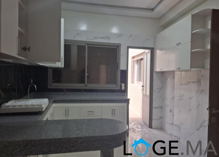 Appartement a vendre de 157 m2 dans R+2 escalier privatif près marjan el jadida.