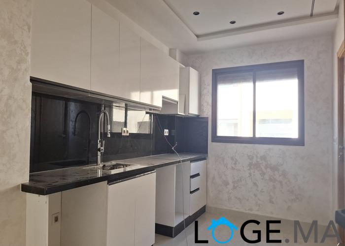 Appartement a vendre escalier privatif de 2 façades ,160 m2 a al bousstane el jadida .