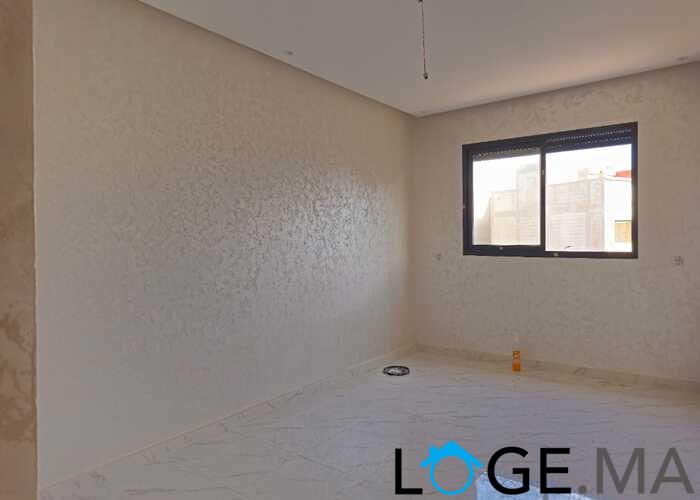 Appartement a vendre dans R+2 ,de 153 m2 près albousstane a el jadida.