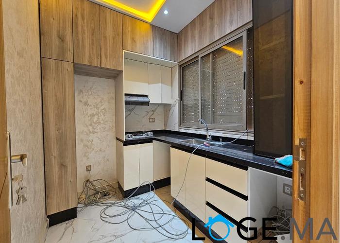 Appartement a vendre dans R +2 escalier privatif,étage courant a el jadida.