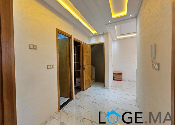 Appartement a vendre dans R +2 escalier privatif,étage courant a el jadida.