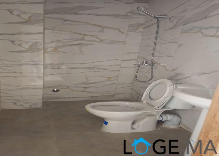 Appartement a vendre au 2eme étage escalier privatif, de 95m2 a malk chikh el jadida